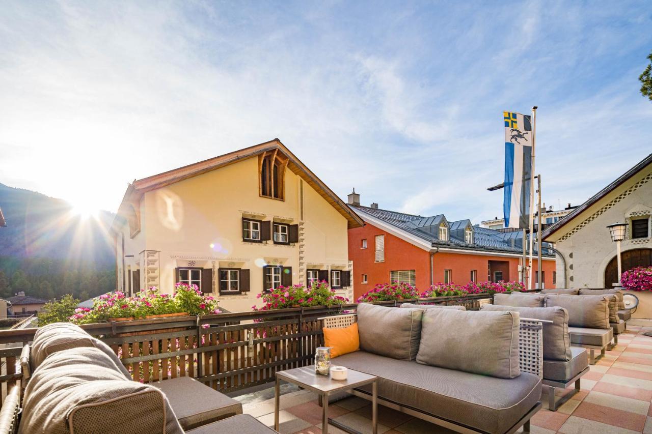 Hotel Engadinerhof 蓬特雷西纳 外观 照片