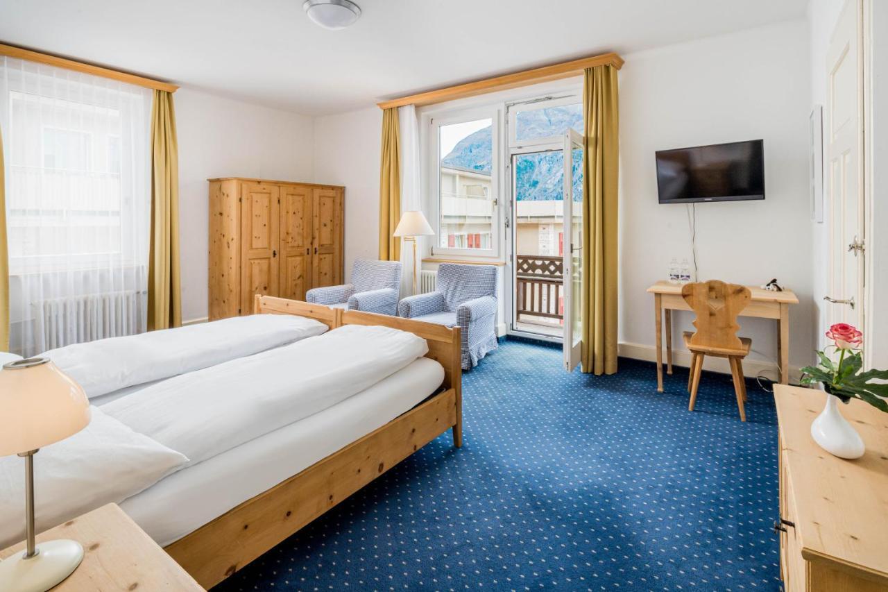 Hotel Engadinerhof 蓬特雷西纳 外观 照片