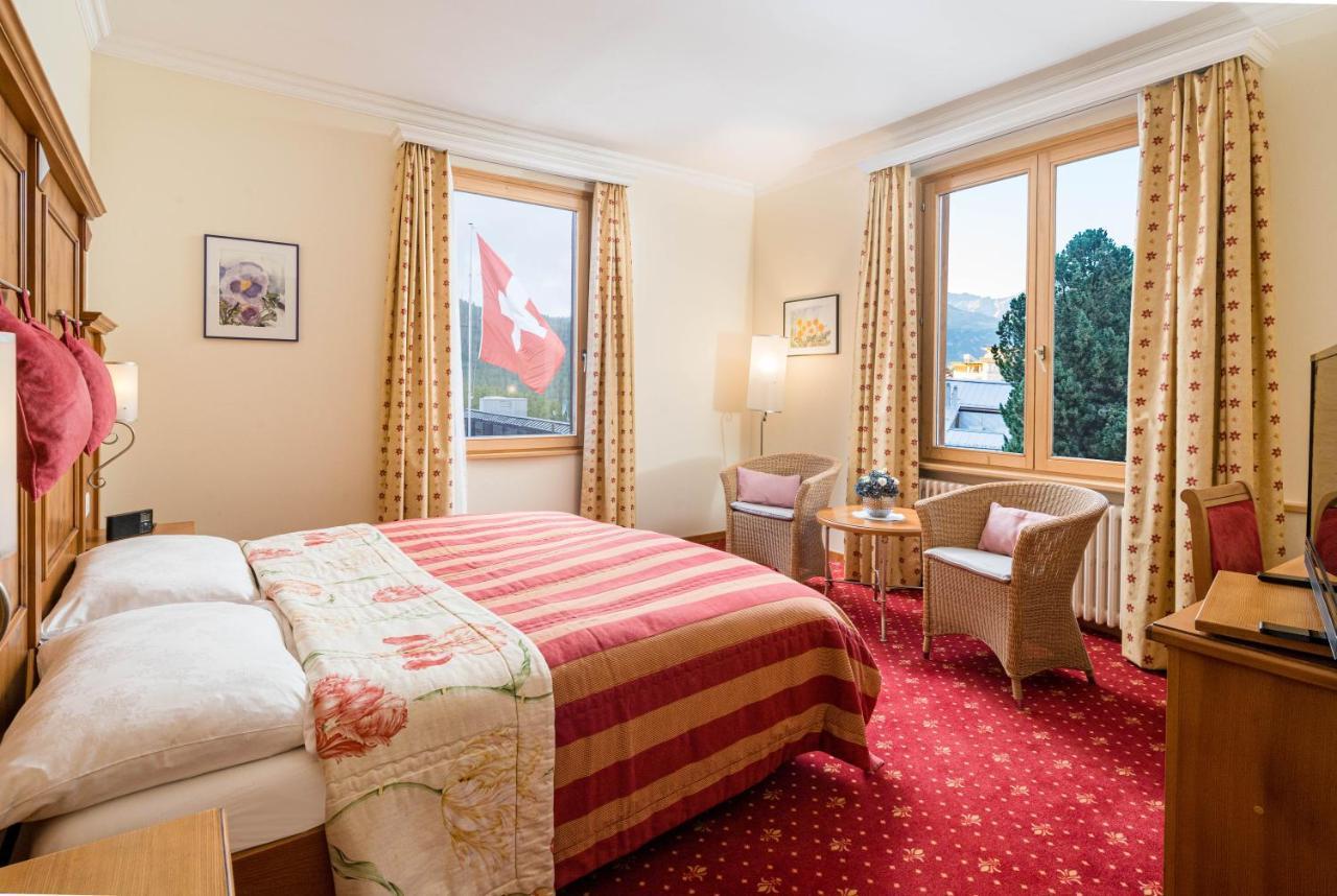 Hotel Engadinerhof 蓬特雷西纳 外观 照片