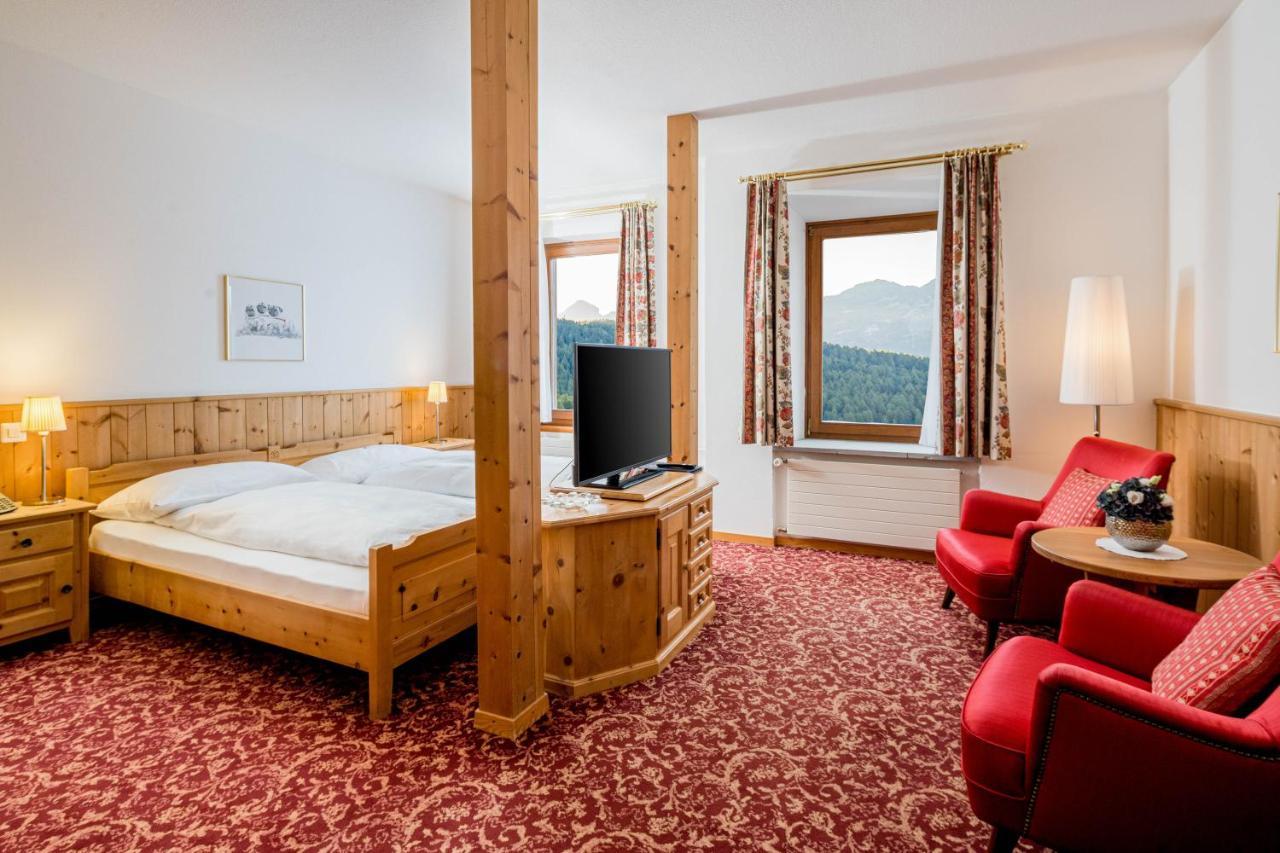 Hotel Engadinerhof 蓬特雷西纳 外观 照片